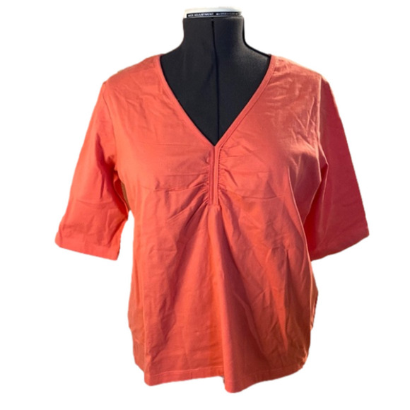 Delta Burke Collection Salmon Mid Sleeve Women’s V Neck Top (Size 1X 18W - 20W) - Picture 1 of 8
